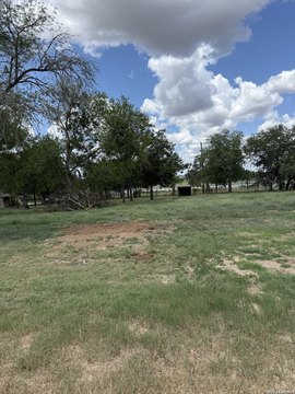 Land, Stockdale, TX
