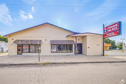 Restaurant Building with Commercial Kitchen