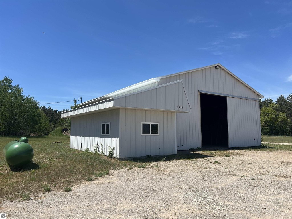 5240 S Us Highway 131, Mancelona, MI 49659