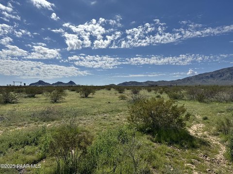 Land Parcel in Aguila, AZ