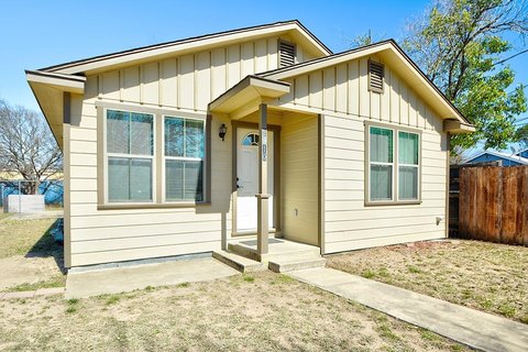 Kerrville Home with Fenced Yard