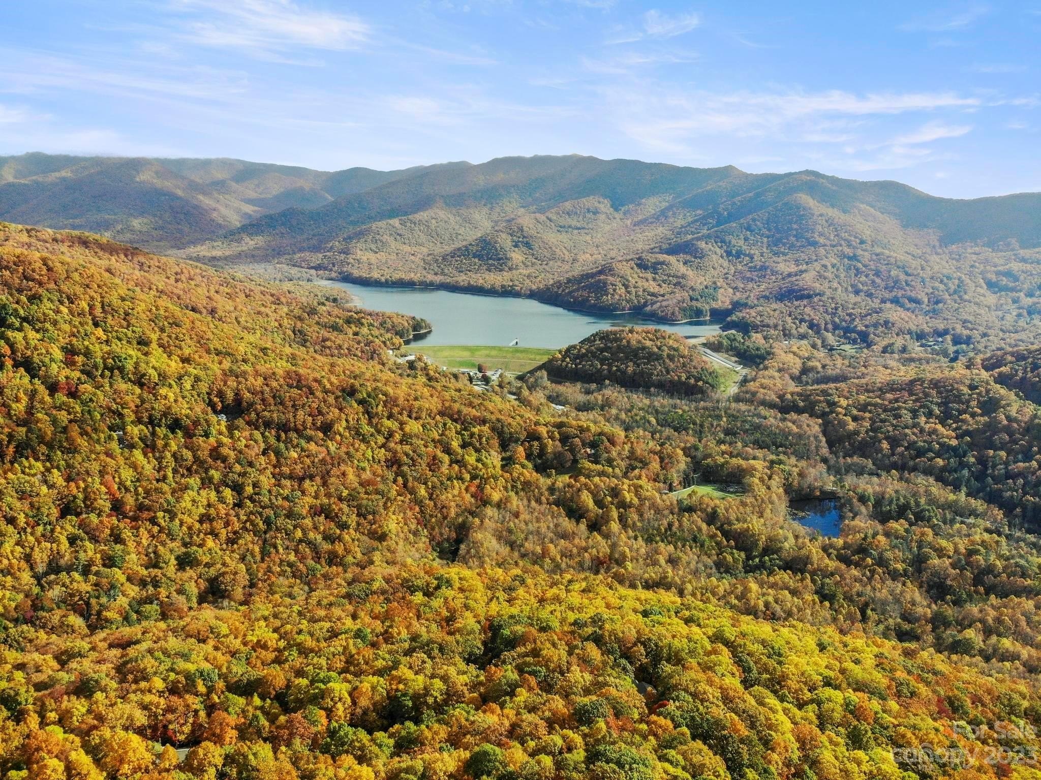 Black Mountain Land with Mountain Views