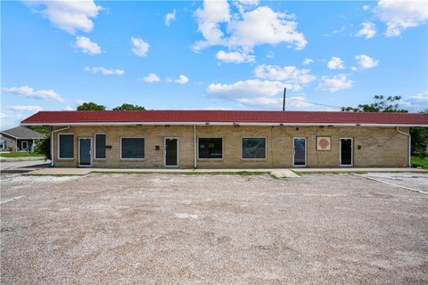 Aransas Pass Commercial Strip Center