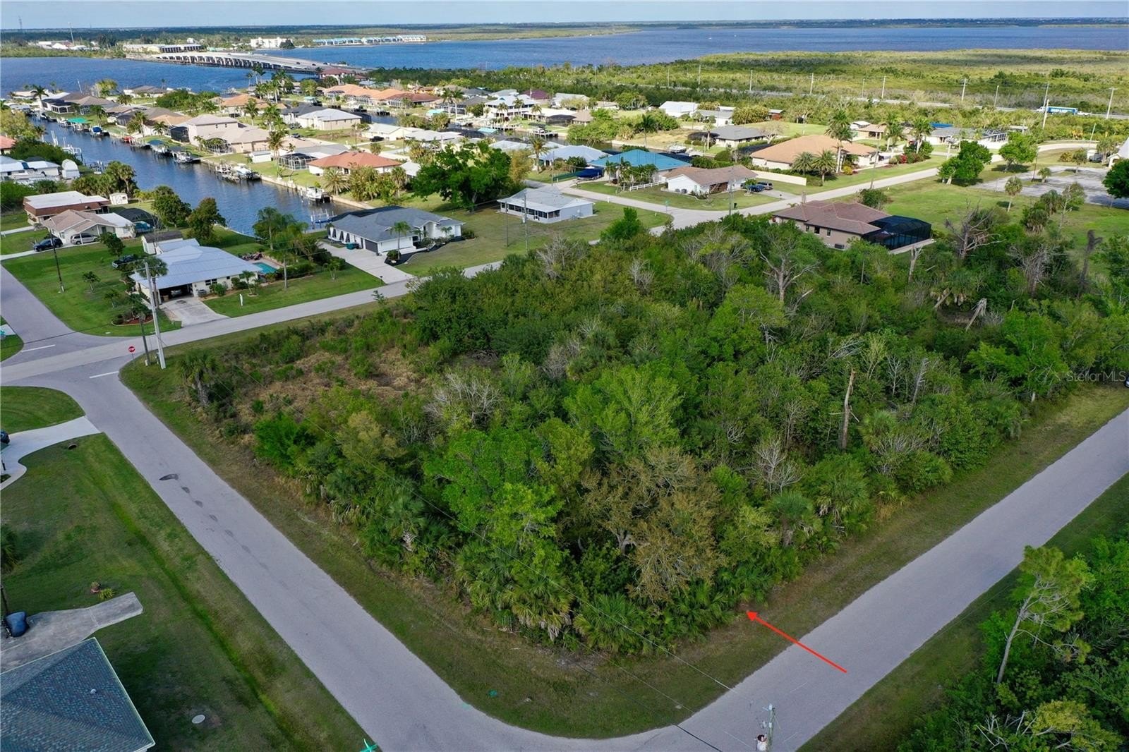 Buildable Corner Lot in Gulf Cove