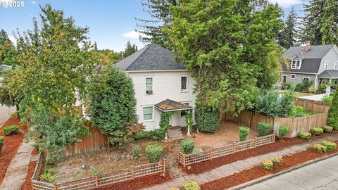 Newberg Triplex: Turnkey Investment Opportunity