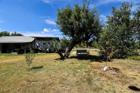 Land, Eden, TX
