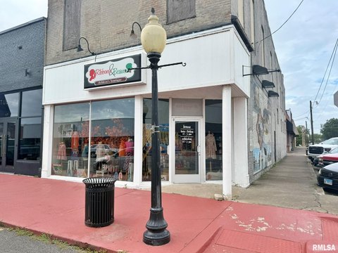 Commercial Building on Market Street