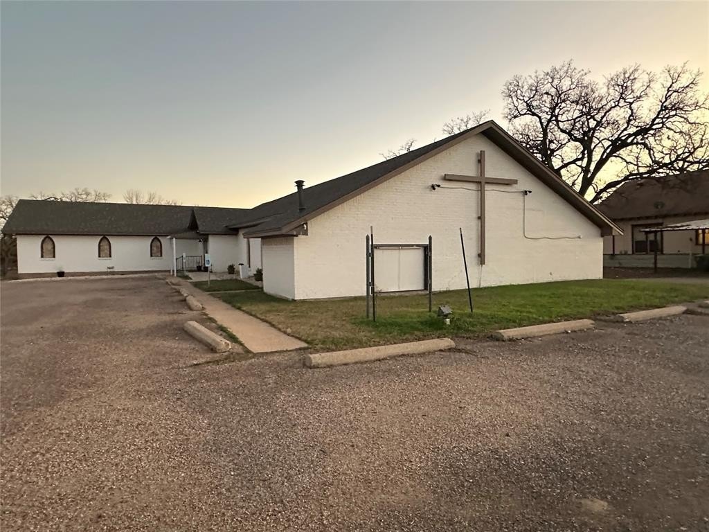 Versatile Commercial Property in Riesel