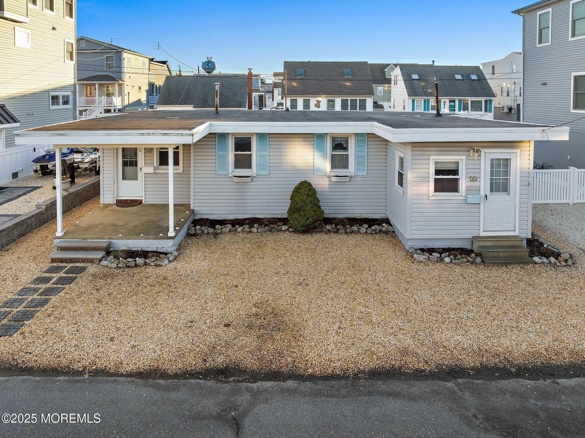 Charming Duplex Near Bay and Beach