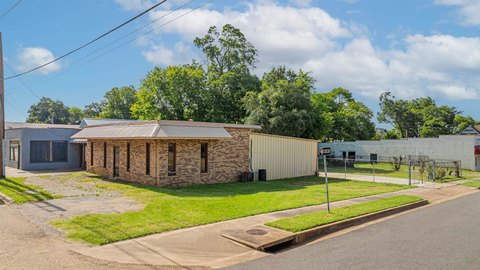 Marshall Commercial Opportunity For Sale