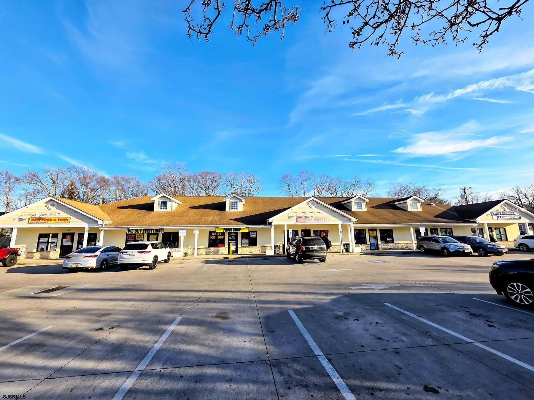Retail Space on Major Highway