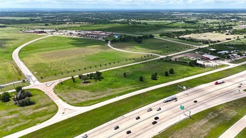 Prime Land Along I-35 Corridor