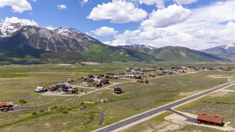 Aviation-Adjacent Mountain View Lot