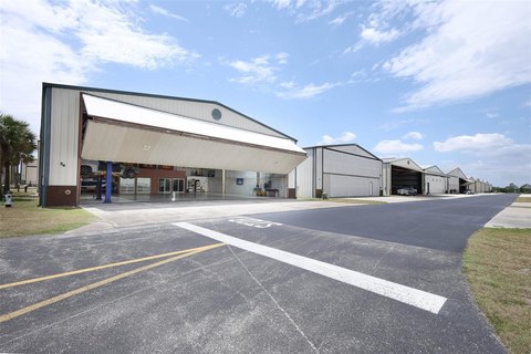 Taxiway-Access Aircraft Hangar