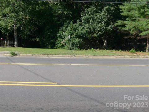 Commercial Land in High Traffic Area