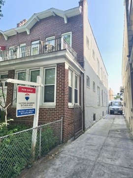 Duplex with Private Driveway & Garage