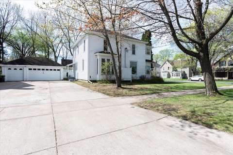 Well-Maintained Duplex in Menomonie, WI
