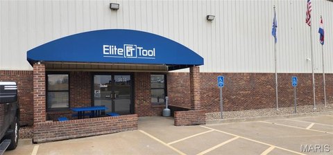 Industrial Building in Growing Area