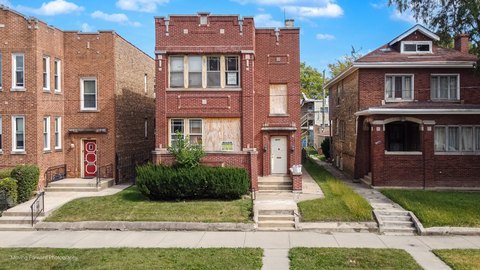 Spacious Chicago 2-Flat Opportunity