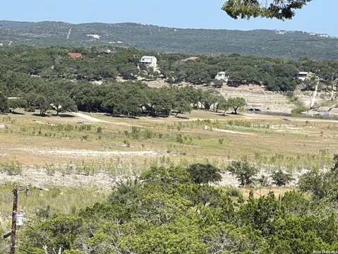 Land, Lakehills, TX