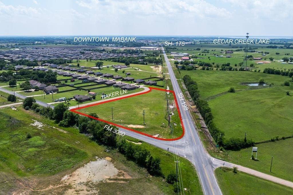 Commercial Land in High-Growth Area