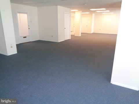 Highly Visible Commercial Location