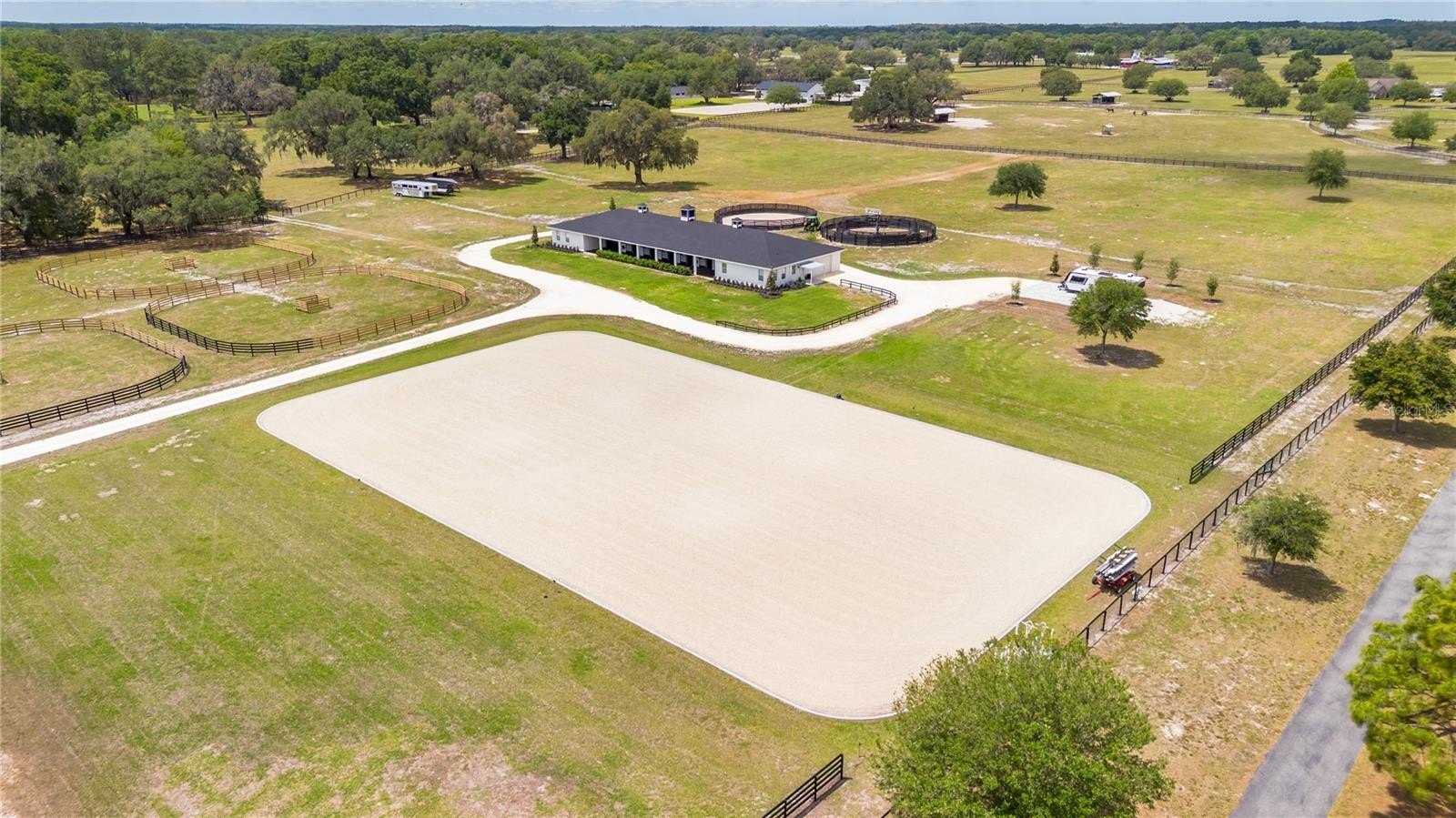 Equestrian Farm Near HITS, WEC