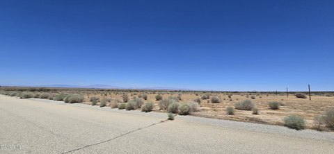 Lancaster Land with Mountain Views
