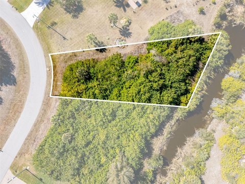 Quarter-Acre Lot in Rotonda Lakes