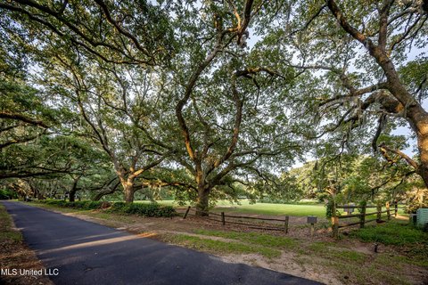 Land, Ocean Springs, MS