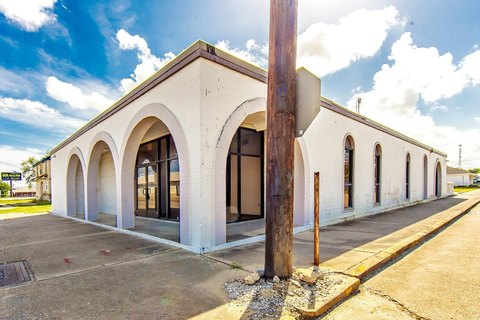 Versatile Commercial Building in Houma