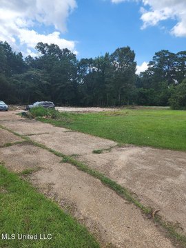 Commercial Lot in Growing Area