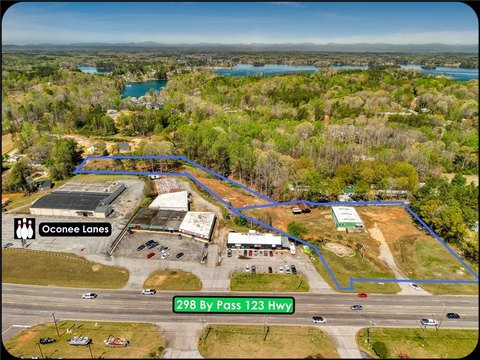 Seneca Commercial Property with Expansion Potential