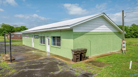 Dutton Commercial Building For Sale