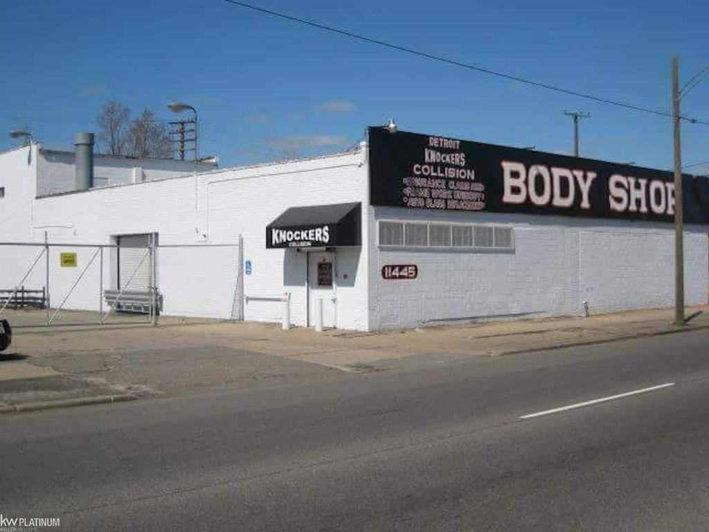 11445 Van Dyke St, Detroit, MI 48234-4149