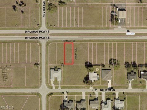 Commercial Land in Cape Coral