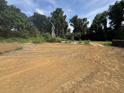 2.16 Acres Near Graceland