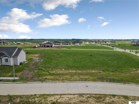 Flat Lot in Avante
