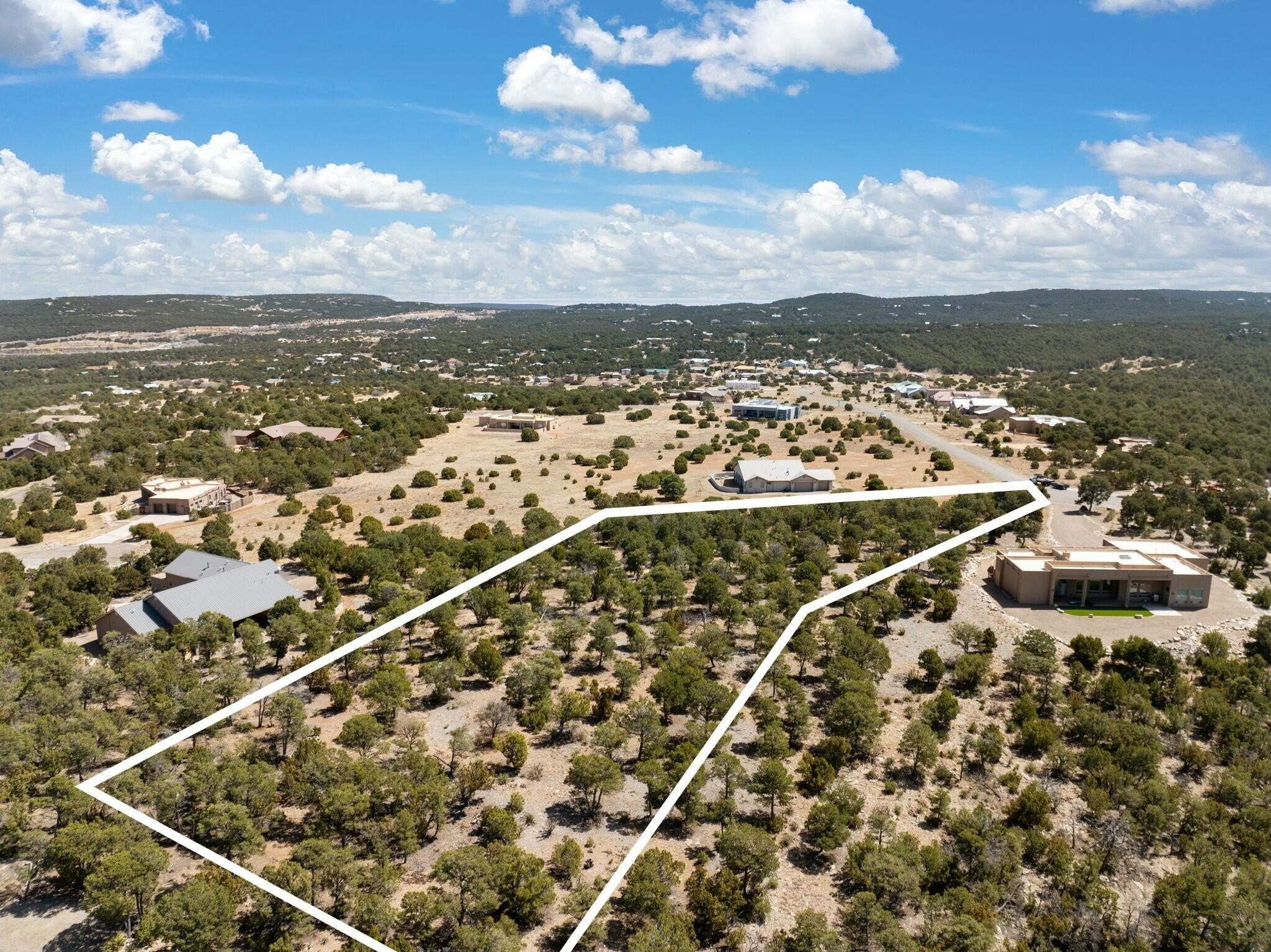 Land with Panoramic Mountain Views