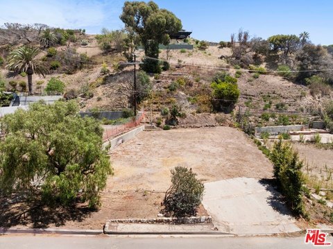 LAND - Los Angeles, CA