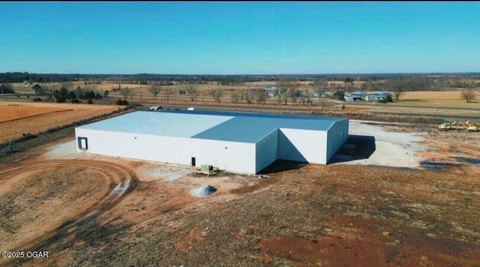 Renovated Warehouse Near Neosho Airport
