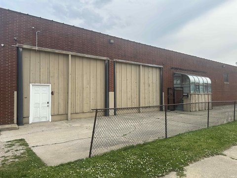 Warehouse with Apartment in Mishawaka