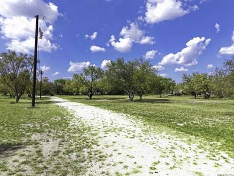 Land, Uvalde, TX