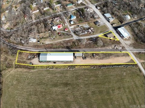 Commercial Property in Pyatt, AR