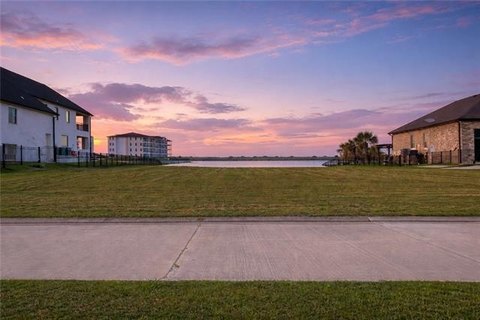 Waterfront Lot in Lakeshore Estates