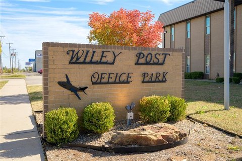 Bethany Office Buildings Near Airpark