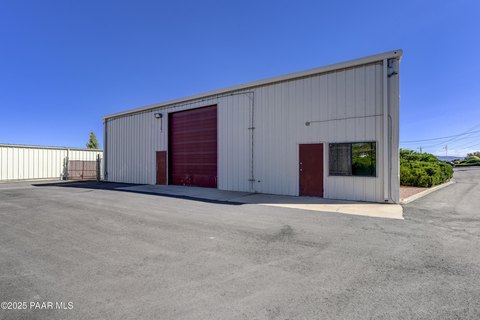 Prescott Valley Warehouse with Living