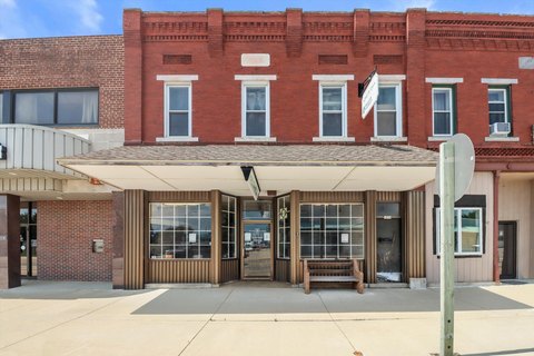 Mixed-Use Retail with Rented Apartment