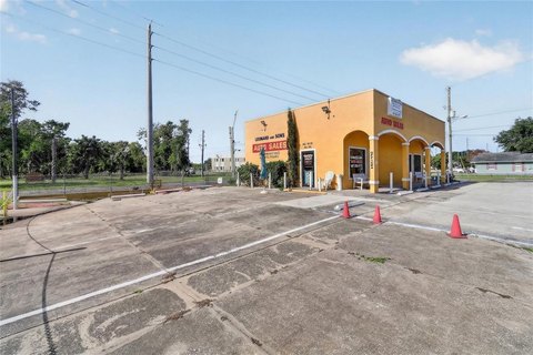 Automotive Sales Suite with Parking