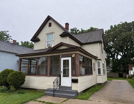 Upper-Lower Duplex with Two Entrances